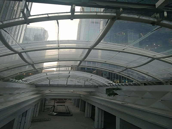 ETFE充氣膜結構：節能環保